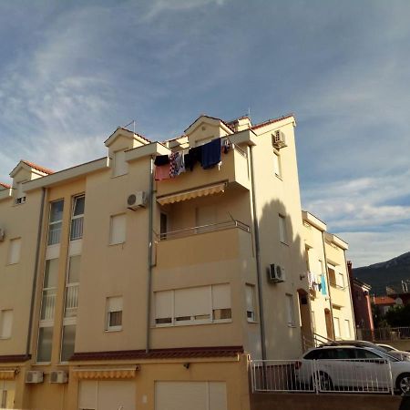 Apartment Bambino Kaštela Eksteriør billede